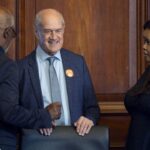 Roelf Meyer apontado como embaixador da África do Sul em Washington - Rádio Moçambique