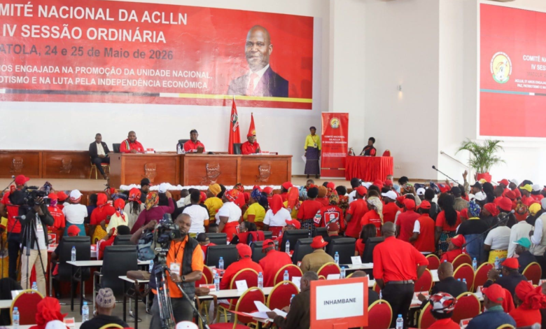 Presidente da Frelimo enaltece unidade após sessão dos Combatentes - Rádio Moçambique
