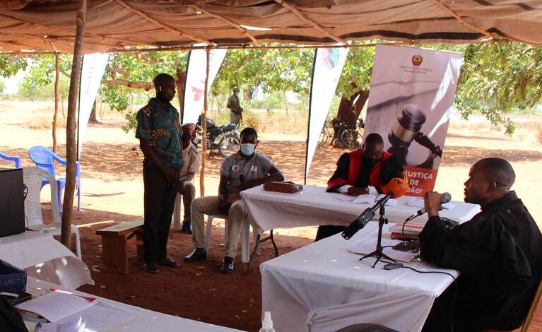 Juízes defendem integração dos Tribunais Comunitários no sistema de Justiça - Rádio Moçambique