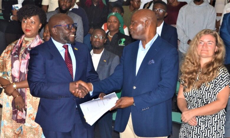 Juventude chamada a reforçar papel na consolidação da paz - Rádio Moçambique