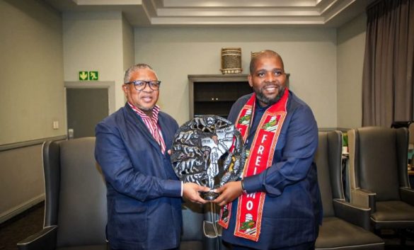 Secretário-geral da Frelimo recebe homólogo do ANC em Maputo - Rádio Moçambique