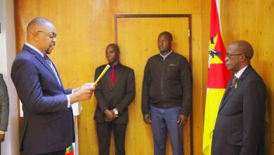 SE de Manica exige reforço no combate à poluição dos rios por actividade mineira - Rádio Moçambique