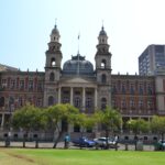 Ministros da Justiça e Segurança da África do Sul debatem protestos contra imigração - Rádio Moçambique
