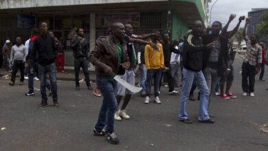 Mais de 500 moçambicanos regressam ao país após ataques xenófobos - Rádio Moçambique