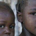 Autoridades malawianas intensificam combate aos casamentos prematuros - Rádio Moçambique