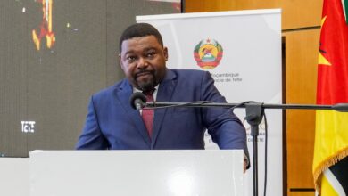 "Cartas na Mesa" recebe Basílio Muhate - Rádio Moçambique