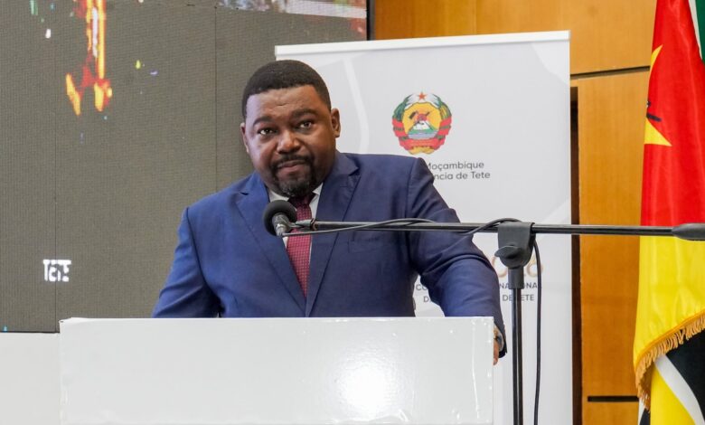 "Cartas na Mesa" recebe Basílio Muhate - Rádio Moçambique
