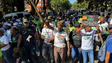 Ataques anti-imigrantes na África do Sul afectam 283 cidadãos moçambicanos - Rádio Moçambique
