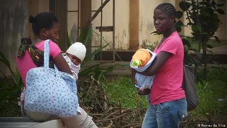 Gabinete da Mulher Parlamentar avalia aplicação de leis de proteção às mulheres, crianças e adolescentes em Manica - Rádio Moçambique