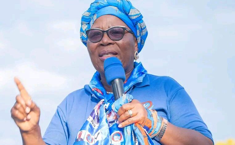 Vice-Presidente do Malawi escapa ilesa após incidente com viatura oficial - Rádio Moçambique