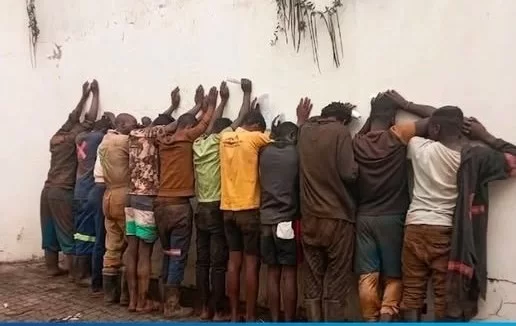 3 moçambicanos detidos em Mpumalanga por imigração ilegal - Rádio Moçambique