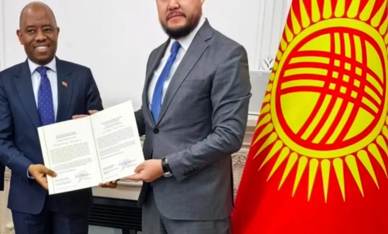 Empresário moçambicano Belmiro Destino Quive nomeado Cônsul Honorário da República do Quirguistão, em Moçambique. - Rádio Moçambique